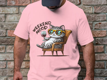 Wine Lover's Cat T-Shirt – Purr-fect Weekend Mood