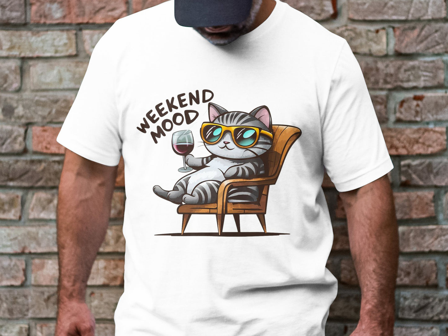 Wine Lover's Cat T-Shirt – Purr-fect Weekend Mood