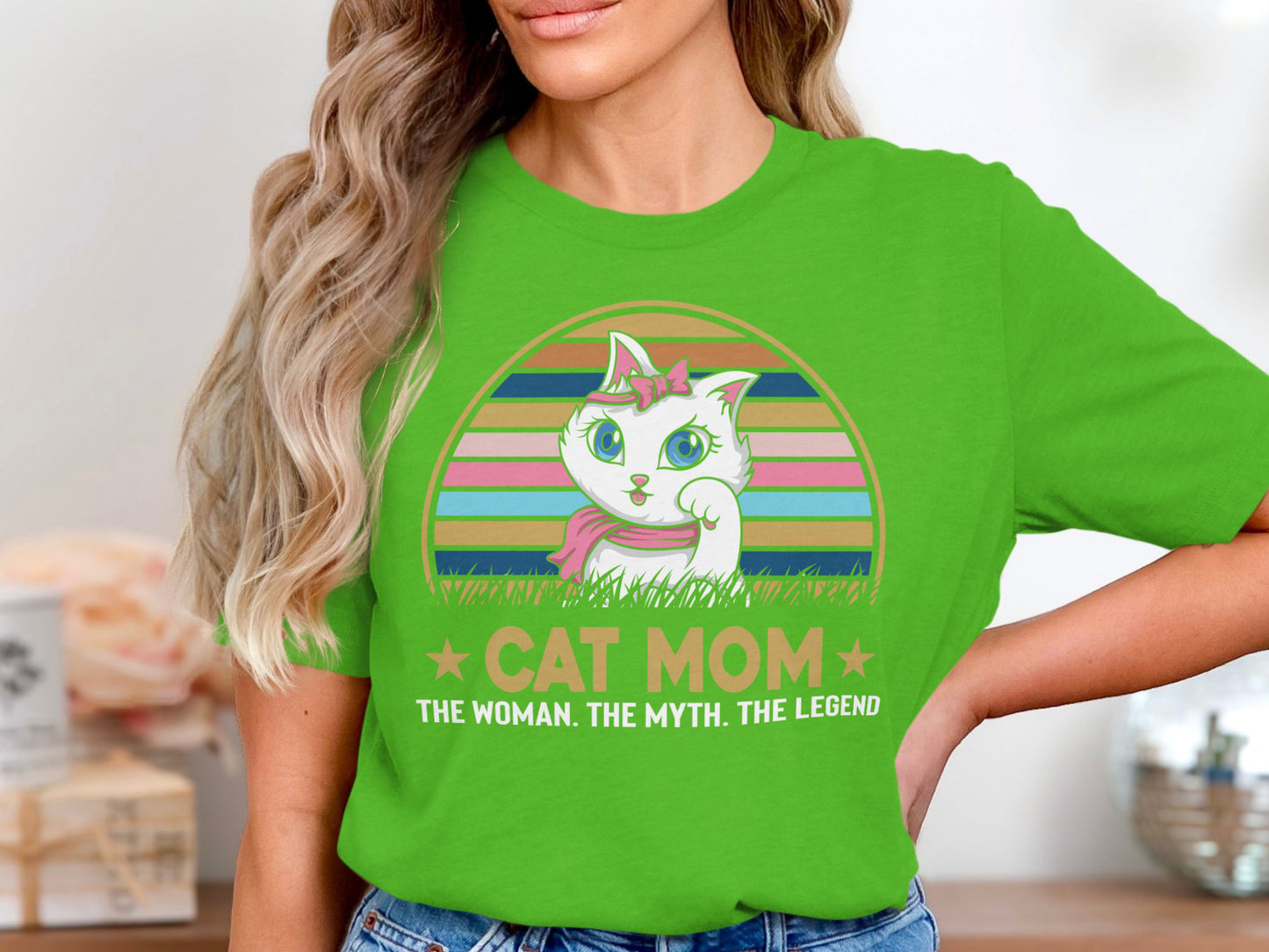 Retro Cat Mom Legend Tee - Chic Feline Fashion Statement