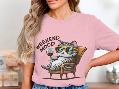Wine Lover's Cat T-Shirt – Purr-fect Weekend Mood