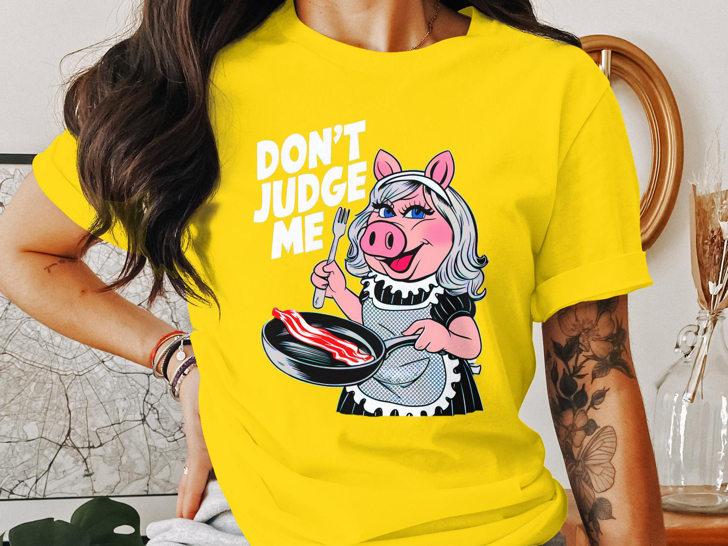 Don't Judge Me - Funny Pig Cooking Graphic Tee