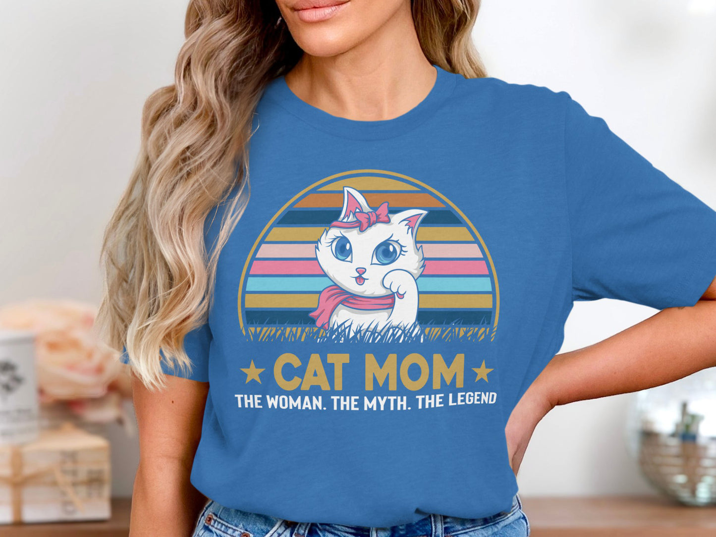 Retro Cat Mom Legend Tee - Chic Feline Fashion Statement