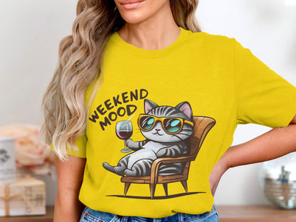 Wine Lover's Cat T-Shirt – Purr-fect Weekend Mood
