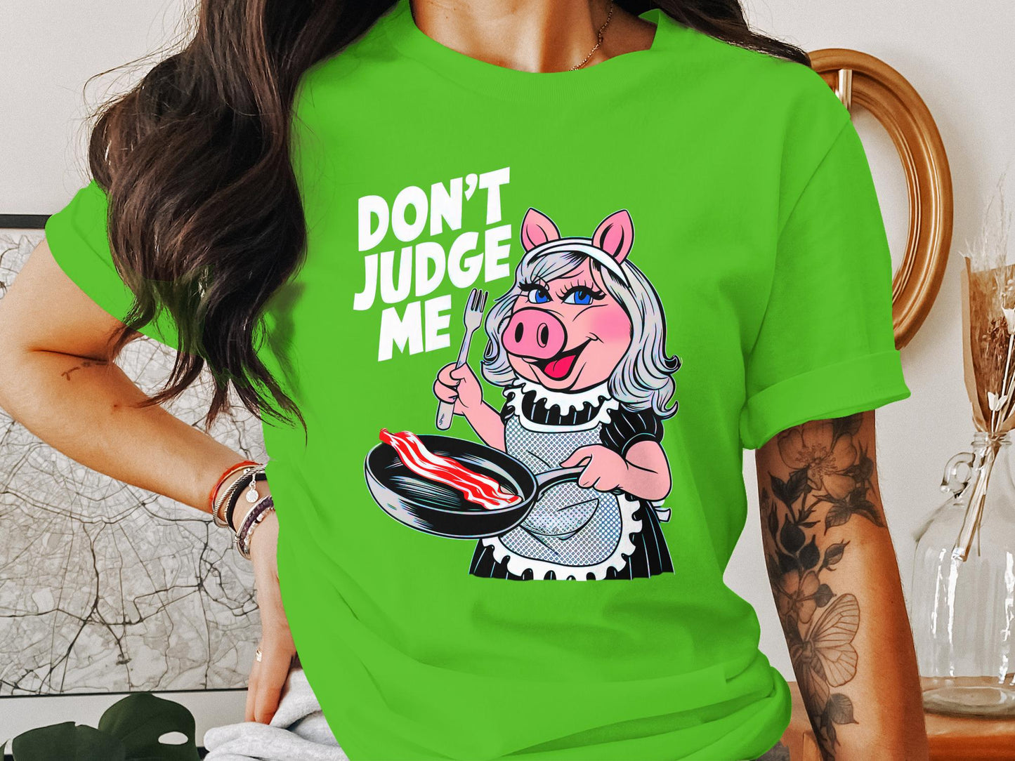 Don't Judge Me - Funny Pig Cooking Graphic Tee