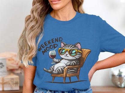 Wine Lover's Cat T-Shirt – Purr-fect Weekend Mood