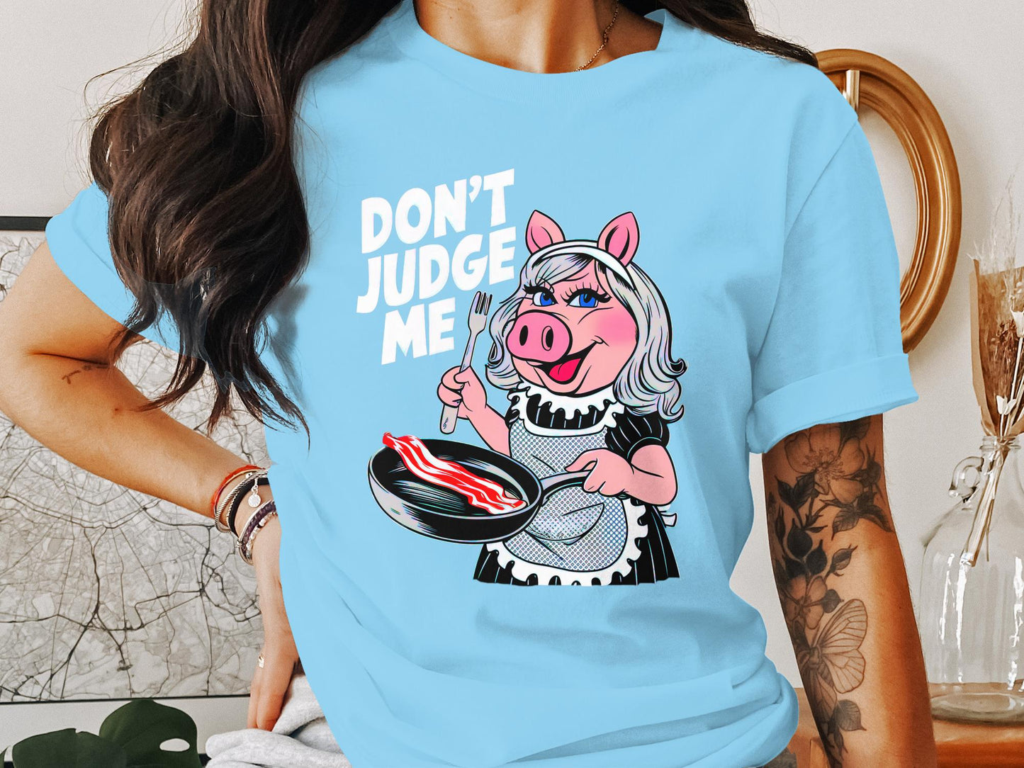 Don't Judge Me - Funny Pig Cooking Graphic Tee
